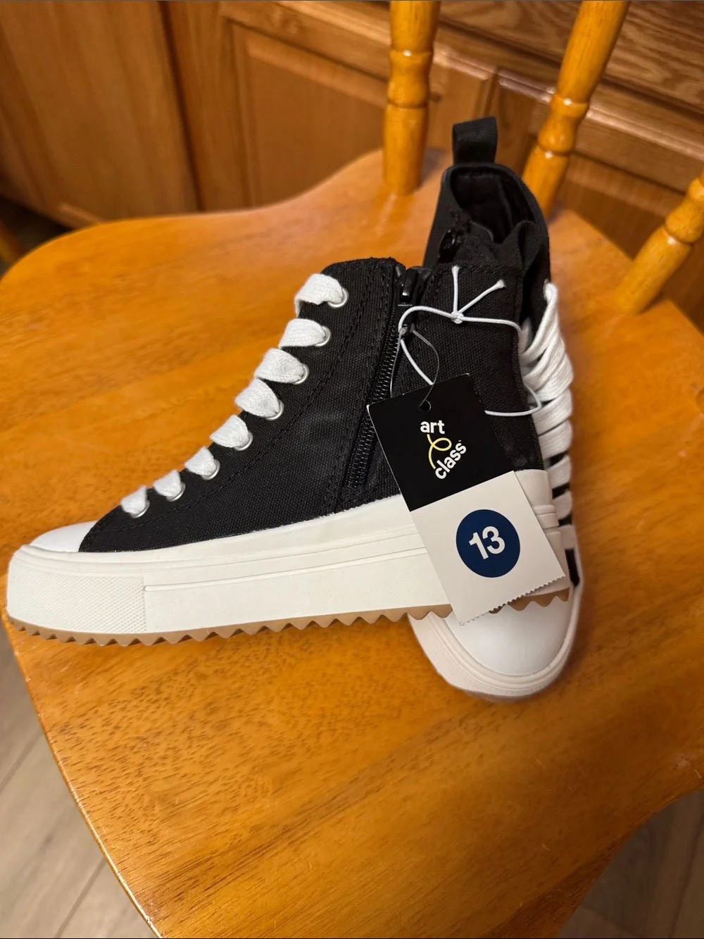 Art Class NWT KIDS 13 black white Platform High-Top zipper sides Sneakers
